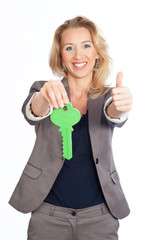 frau mit schlüssel