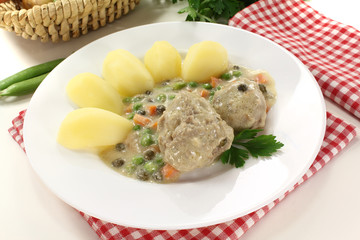 leckere gekochte Königsberger Klopse