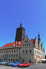 Obraz premium Altes Rathaus und Kirchturm