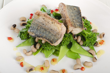 Grilled mackerel fillet with green vegetables & black eyed peas