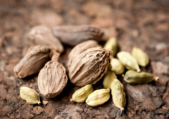 Green and black cardamom