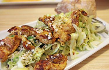 Grilled chicken with fresh salade