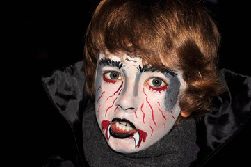 gruseliges Kind zu Halloween