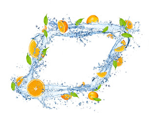  Fresh oranges falling in water splash on white background