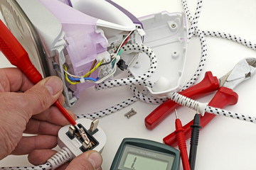 removing fuse from iron plug