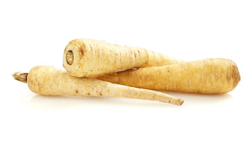 Wurzelpetersilie isoliert