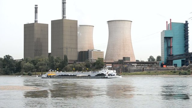 Industrie und Binnenschifffahrt