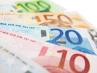 Euro currency bank notes