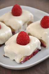 Himbeer Topfen Schnitte closeup