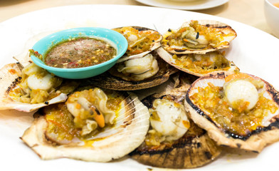 Grilled Scallops with Garlic Butter and Mozzarella Cheese