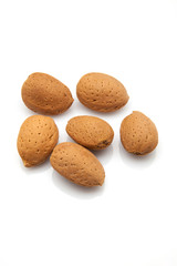 seis almendras