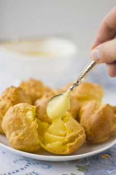Сhoux pastry are filling with cream