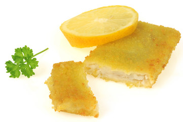 Poisson pané, persil et rondelle de citron