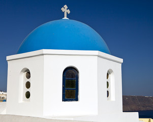 Fototapeta na wymiar Kościół Dome w Santorini