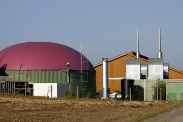 Fototapeta na wymiar biogazownia rolnictwo energetyczne