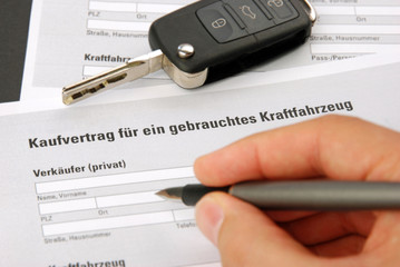 Kaufvertrag Auto KFZ mit Hand Unterschrift