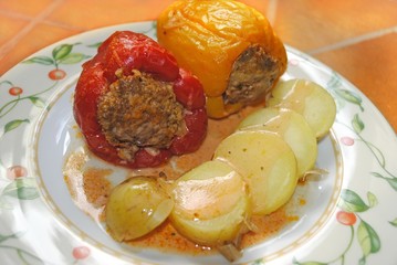 Paprikas mit Hackfleisch Füllung