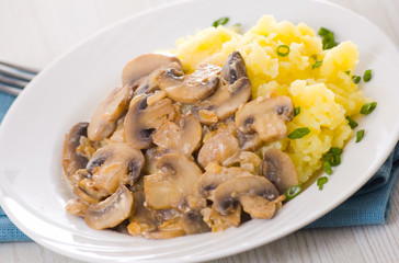 mushrooms with mashed potato