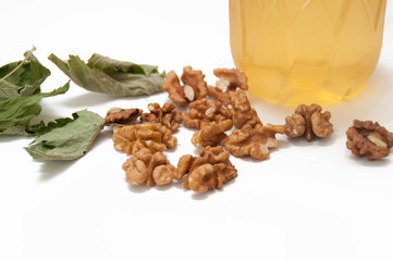 Грецкий орех и подсолнечное масло