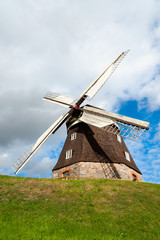 Fototapeta na wymiar Alte Holländer-Windmühle in Woldegk, Mecklenburg