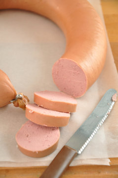 Angeschnittene Knackwurst