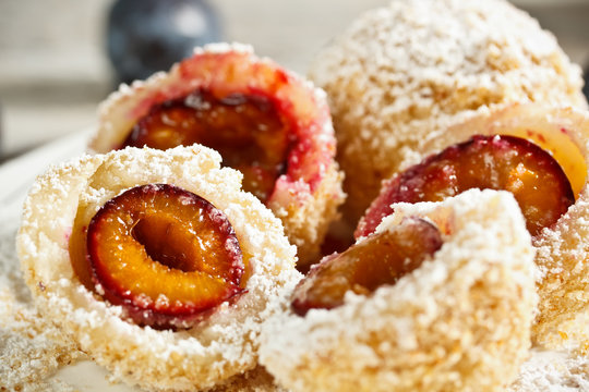 Plum dumplings