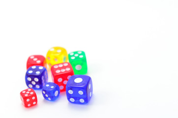 カラフルなダイス　白バック