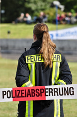 Polizeiabsperrung Feuerwehr