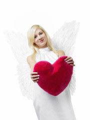 junge Frau (18) als Engel, großes Herz