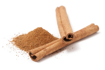 cinnamon sticks and powder