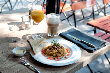 scrambled eggs with shrimps