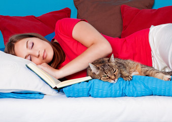 bedtime 12/girl and cat sleeping