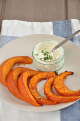 Gebackener Kürbis mit Creme fraiche