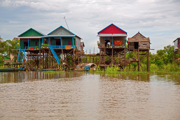 Fototapeta na wymiar Pływająca wioska