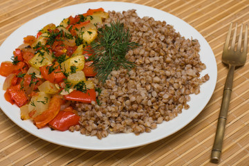 Buckwheat cereal with vegetables