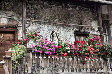 Fototapeta na wymiar Cibiana, wieś murali, Alpy, Włochy