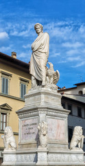 Fototapeta na wymiar florence statue of Dante Alighieri