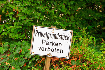 Privatgrundstück - Parken verboten!