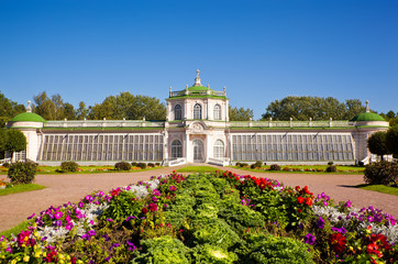 Fototapeta na wymiar Orangerie Pawilon na muzeum-estate Kuskowo