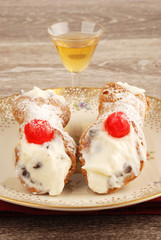 CANNOLI RIPIENI