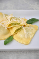 Schlutzkrapferl mit Salbei