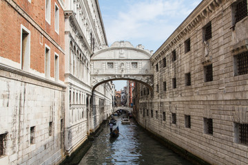 Fototapeta na wymiar The bridge of sighs - Venice