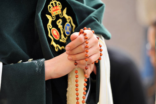 Seman Santa, Mujer con rosario