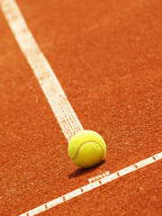Tennisplatz Linie mit Ball 53 - 45353459