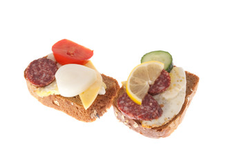 Bread with sausage and vegetables
