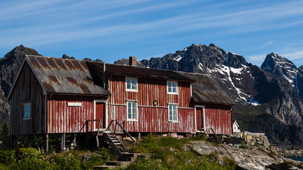Fototapeta na wymiar Drewniane chaty w Norwegii