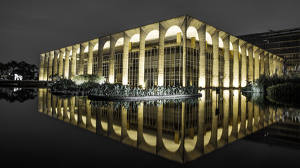 Edificio hito de brasil, toma nocturna. Itamaraty.