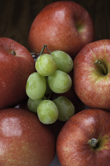 Arrangement of apples and grapes.