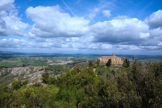 La badia sulle balze