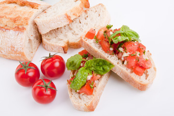 Frische bruschetta mit tomaten und Knoblauch auf einem Teller